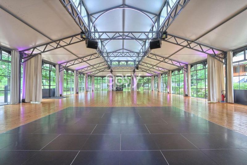 Venue Rental for a Reception Room Located in the City of Paris